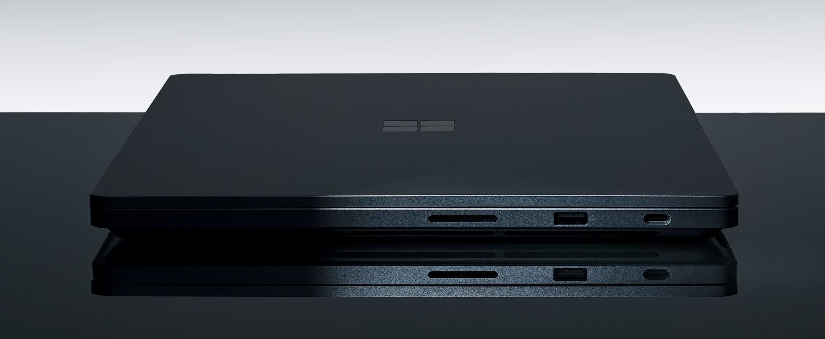 Surface Laptop Ultra suljettuna.